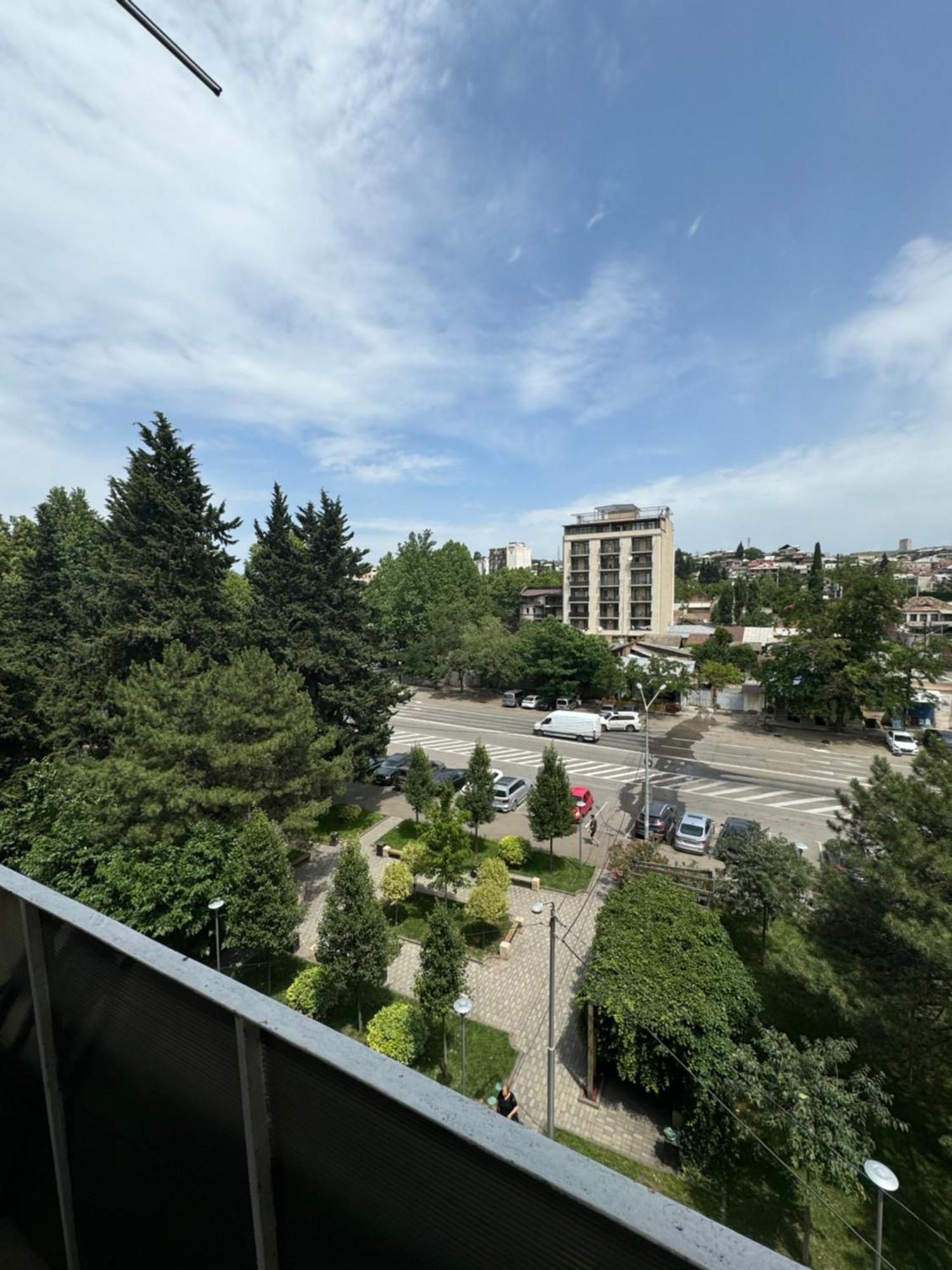טביליסי Cozy Apartment With Balcony מראה חיצוני תמונה