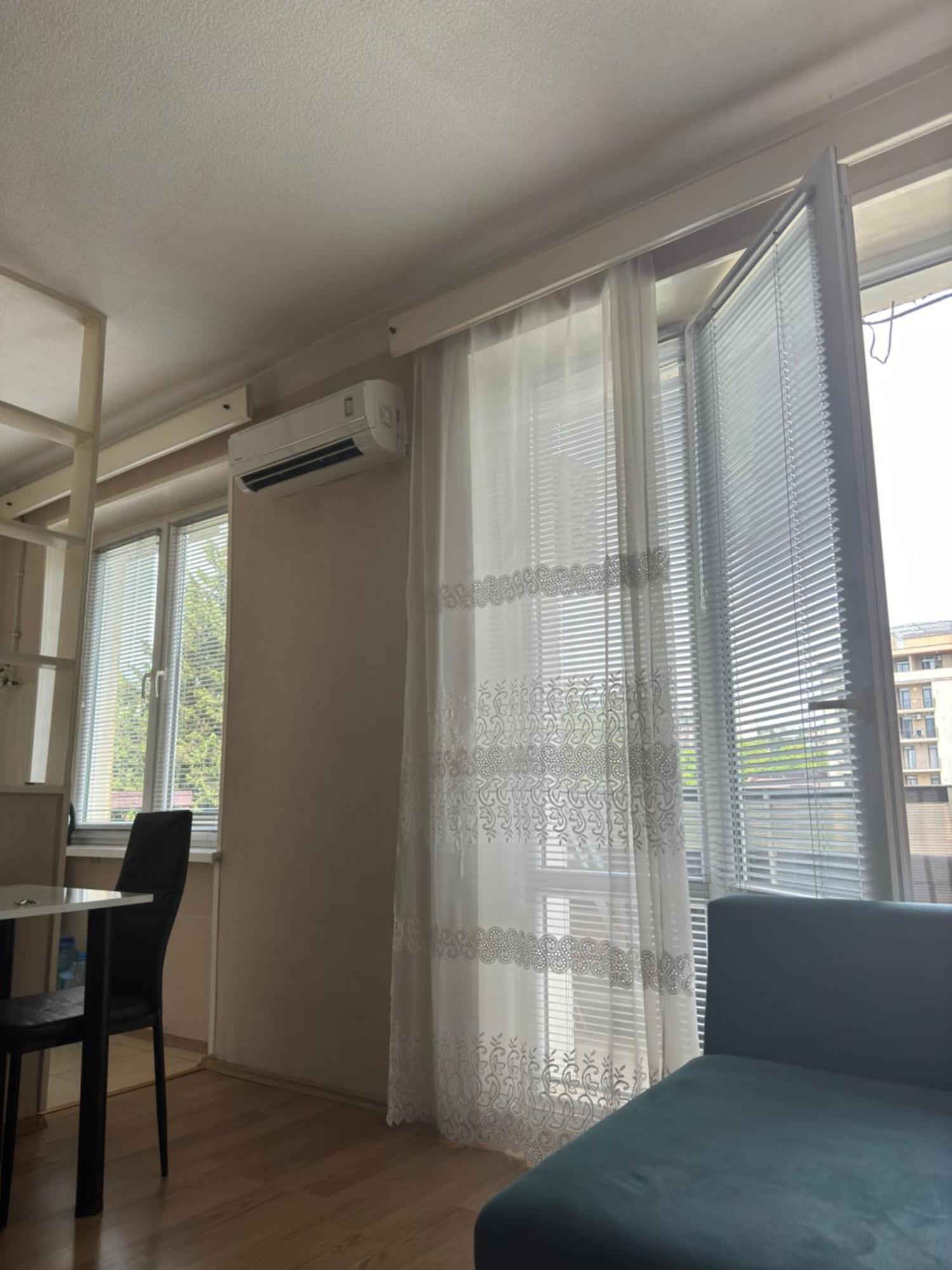 טביליסי Cozy Apartment With Balcony מראה חיצוני תמונה