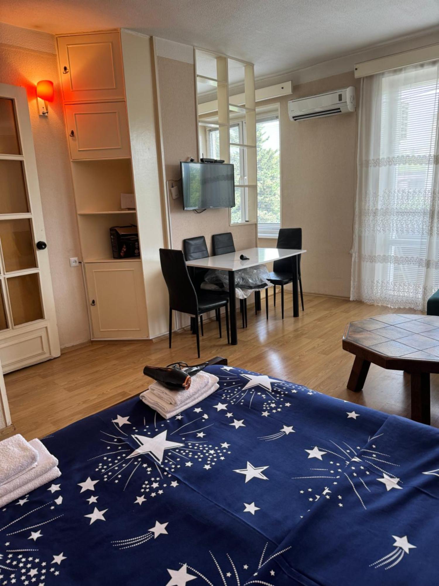 טביליסי Cozy Apartment With Balcony מראה חיצוני תמונה